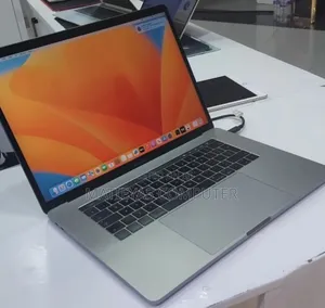 New Laptop Apple MacBook Pro 2017 16GB Intel Core i7 SSD 512GB