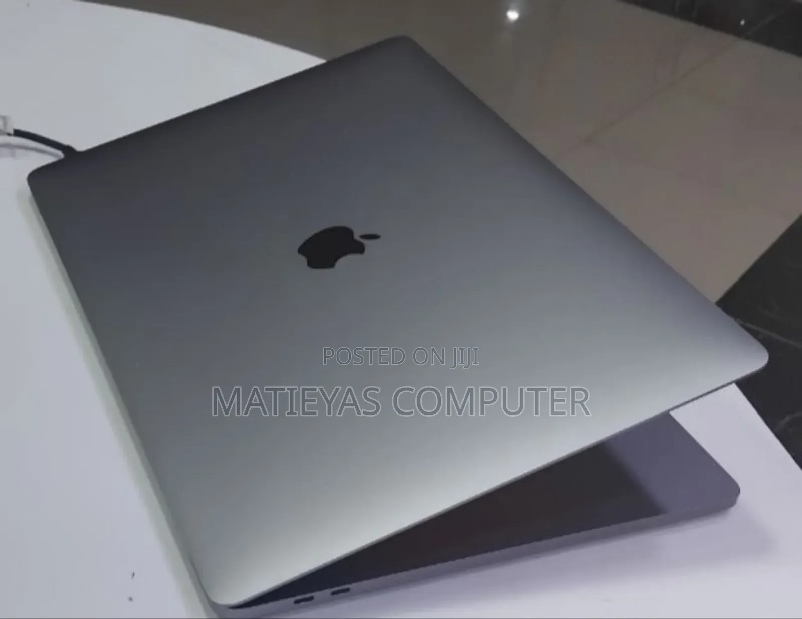 New Laptop Apple MacBook Pro 2017 16GB Intel Core i7 SSD 512GB