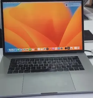 New Laptop Apple MacBook Pro 2017 16GB Intel Core i7 SSD 512GB