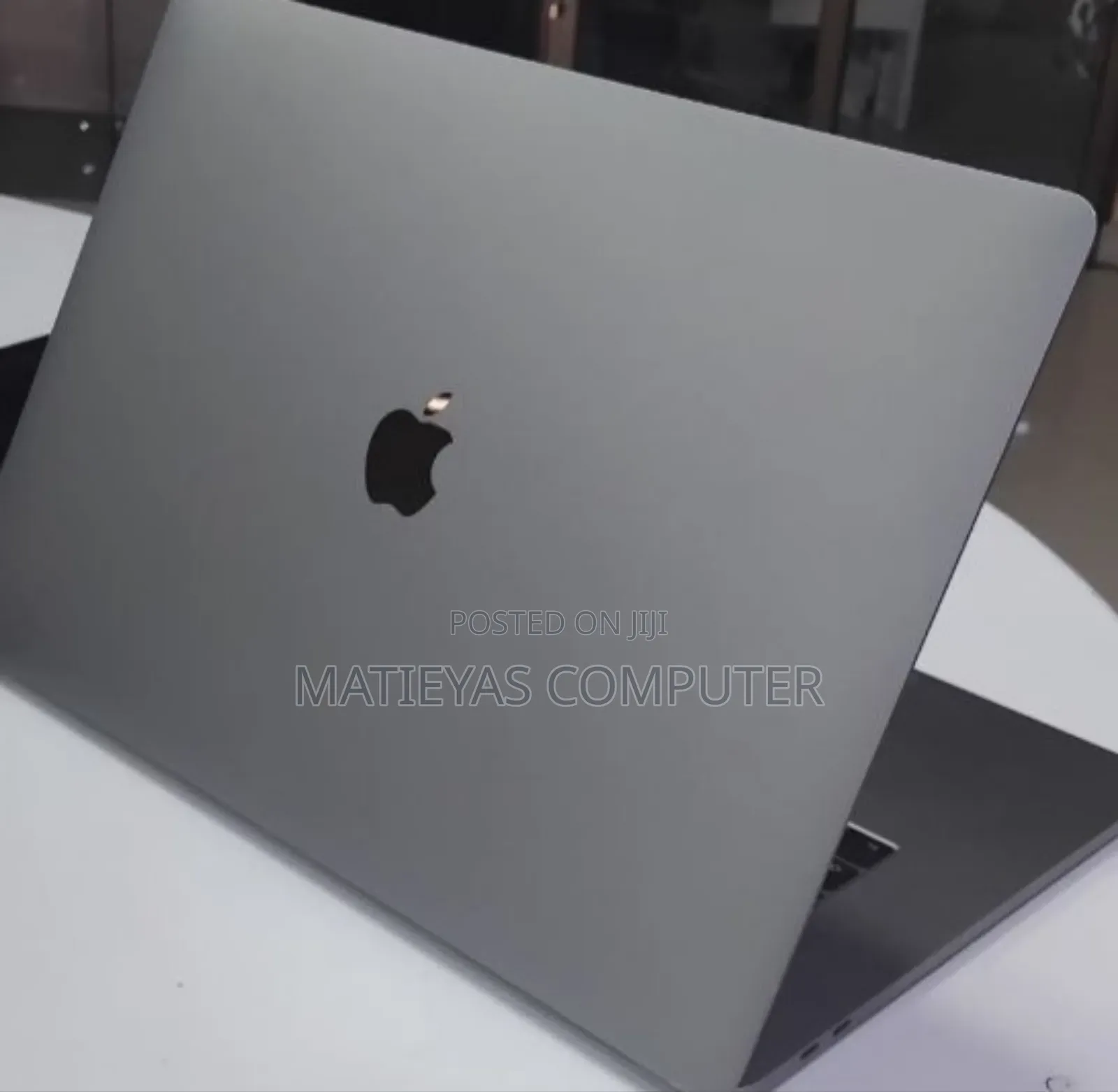 New Laptop Apple MacBook Pro 2017 16GB Intel Core i7 SSD 512GB