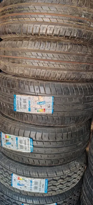 215 50 R17 Hyundai Avante and Elantra Triangle Brand Car Tyre