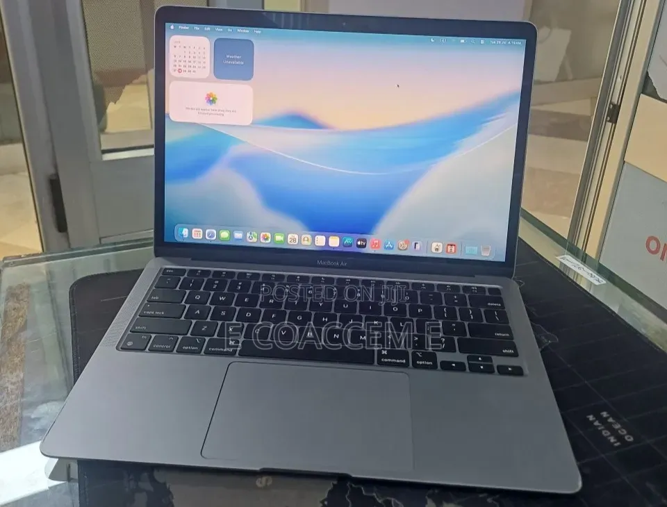 New Laptop Apple MacBook 8GB Apple M1 SSD 256GB