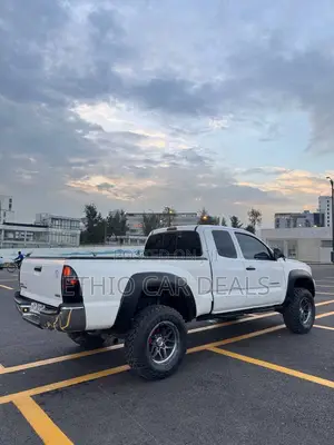 Toyota Tacoma 2012 White