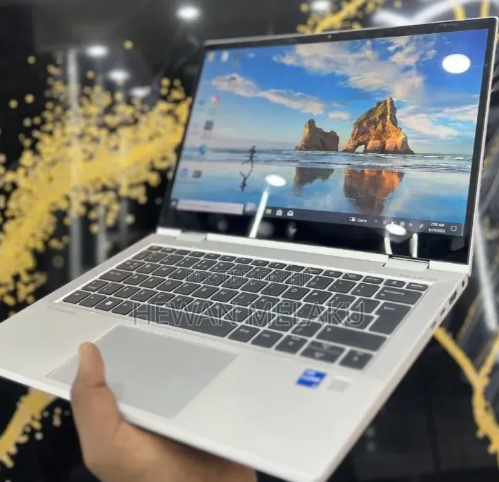 New Laptop HP EliteBook 830 G8 16GB Intel Core i5 SSD 512GB