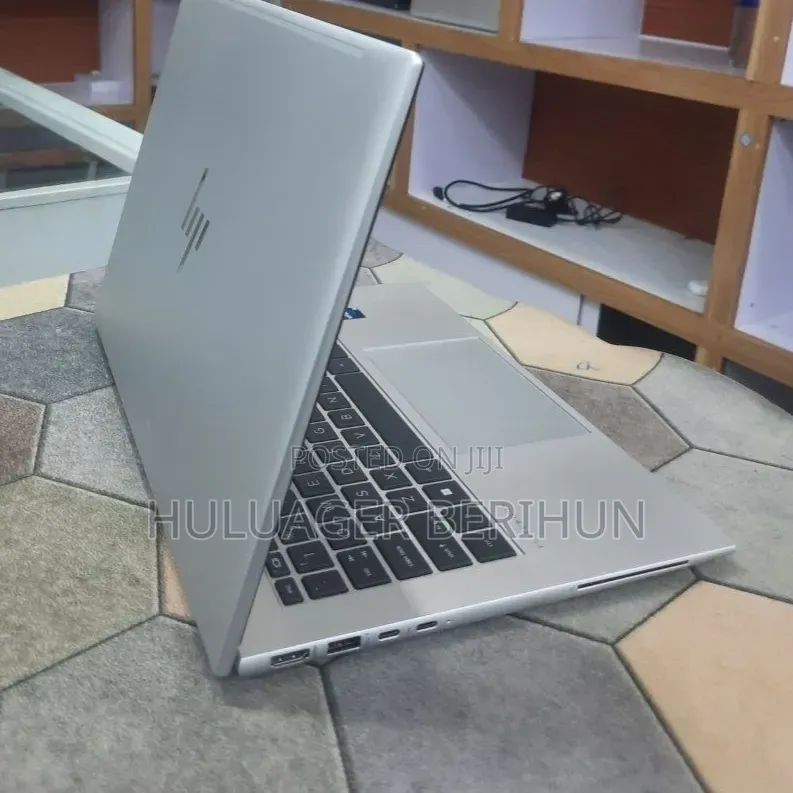 New Laptop HP EliteBook 840 10 16GB Intel Core i5 SSD 512GB