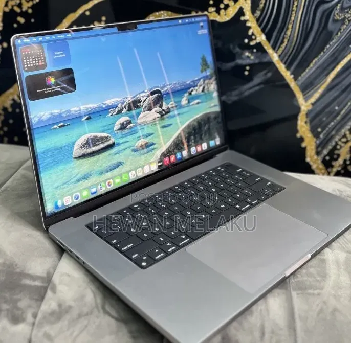 New Laptop Apple MacBook Pro 2021 M1 16GB Apple M1 Pro SSD 512GB