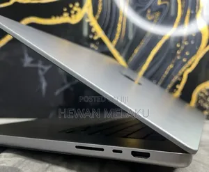 New Laptop Apple MacBook Pro 2021 M1 16GB Apple M1 Pro SSD 512GB