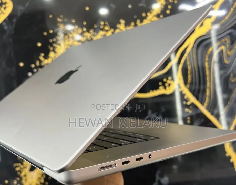 New Laptop Apple MacBook Pro 2021 M1 32GB Apple M1 Pro SSD 512GB