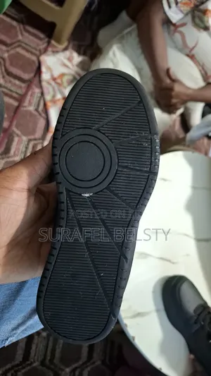የልጅ ጫማ 31 ቁጥር ብር ብራንድ አዝዳ ጆርጅ