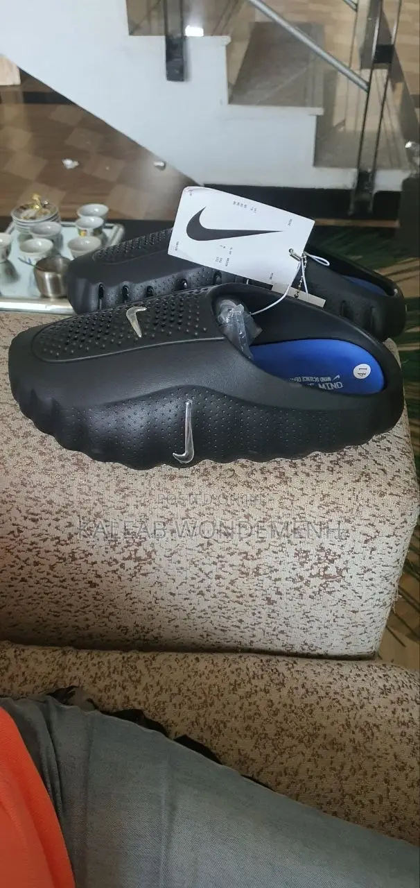 Nike Mind 001