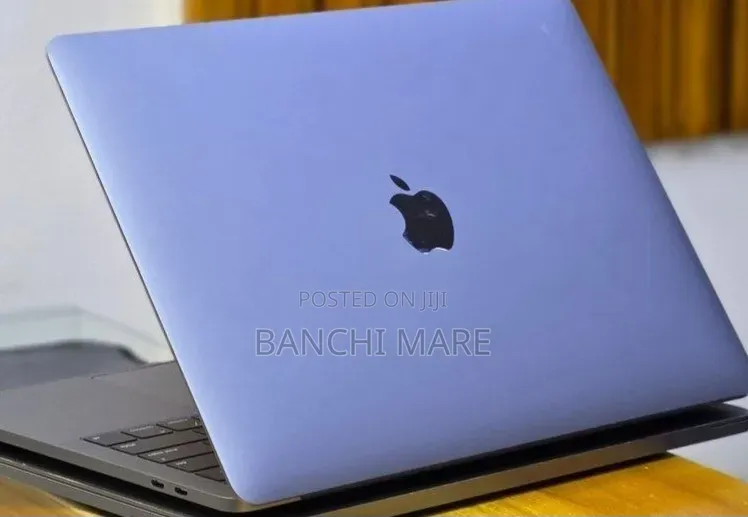 New Laptop Apple MacBook Pro 2019 16GB Intel Core i7 SSD 512GB
