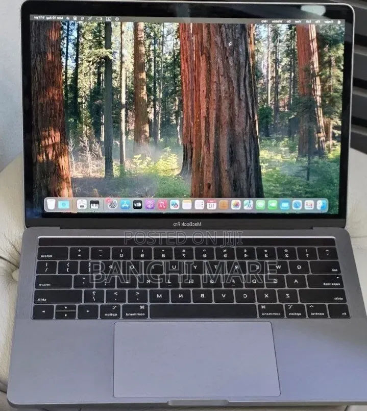 New Laptop Apple MacBook Pro 2019 16GB Intel Core i7 SSD 512GB