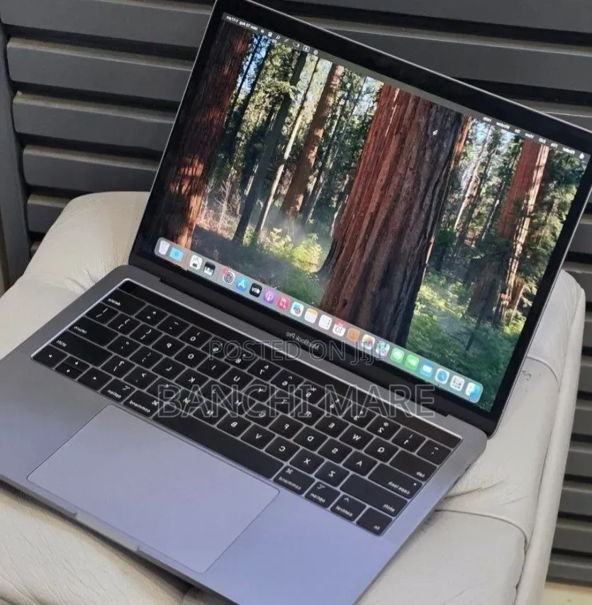 New Laptop Apple MacBook Pro 2019 16GB Intel Core i7 SSD 512GB