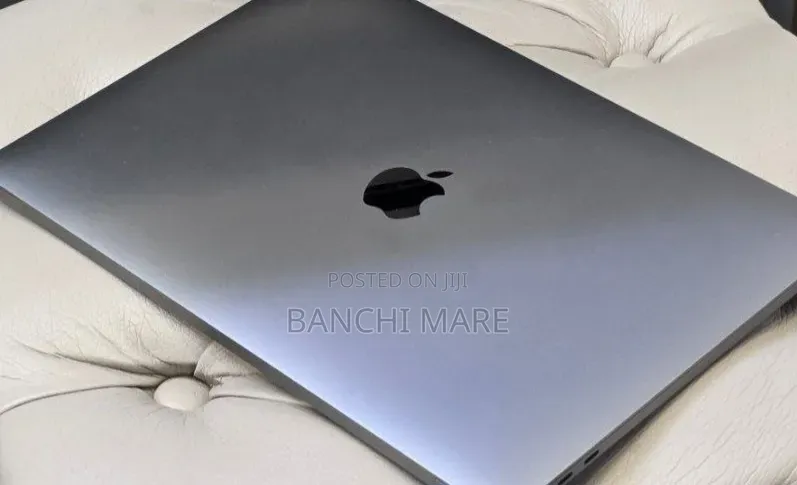 New Laptop Apple MacBook Pro 2019 16GB Intel Core i7 SSD 512GB