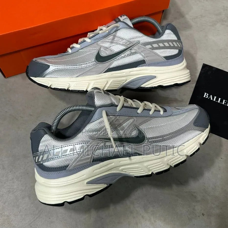 Nike Initiator Sneaker Shoes