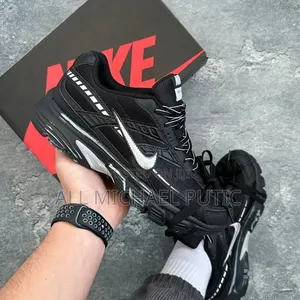 Nike Initiator Sneaker Shoes