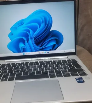 New Laptop HP EliteBook 830 16GB Intel Core i5 SSD 512GB