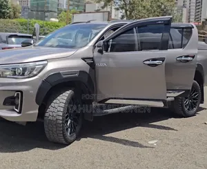 Toyota Hilux 2019 Gold