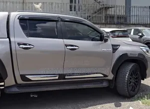 Toyota Hilux 2019 Gold
