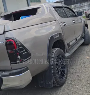 Toyota Hilux 2019 Gold
