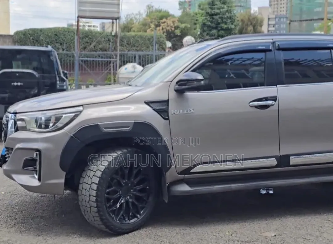 Toyota Hilux 2019 Gold