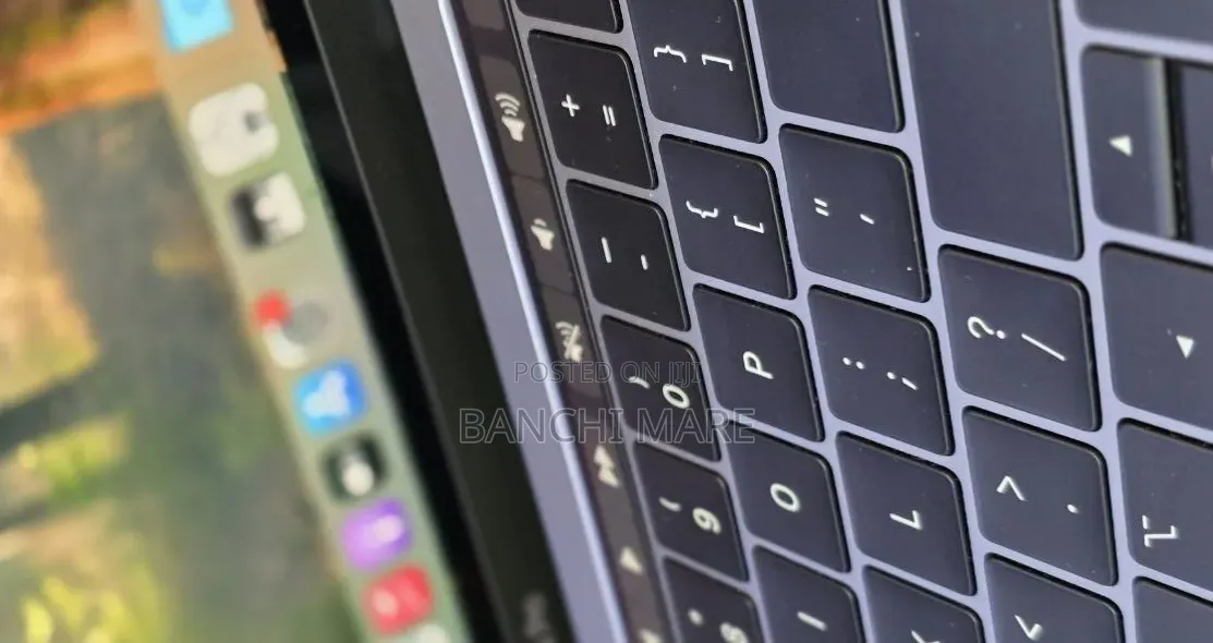 New Laptop Apple MacBook Pro 2019 16GB Intel Core i5 SSD 512GB
