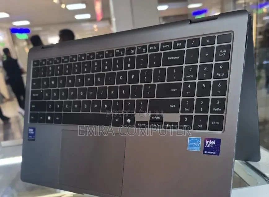 New Laptop Samsung 16GB Intel Core Ultra 7 SSD 512GB
