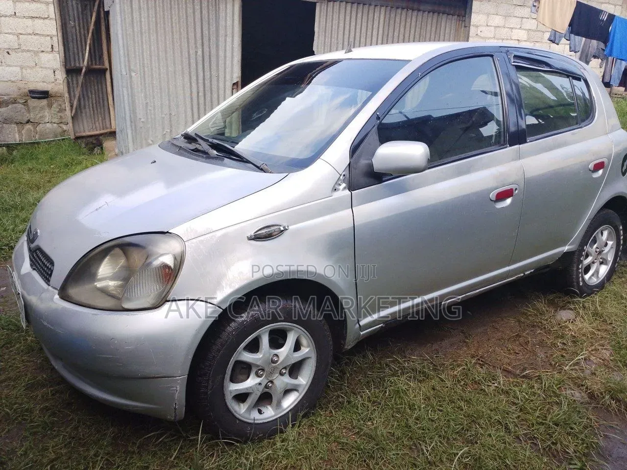 Toyota Vitz 2001 Silver