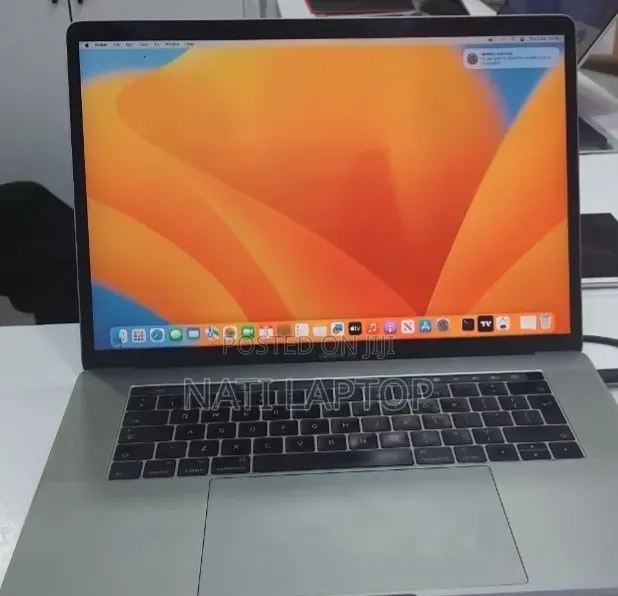 New Laptop Apple MacBook Pro 2017 16GB Intel Core i7 SSD 512GB