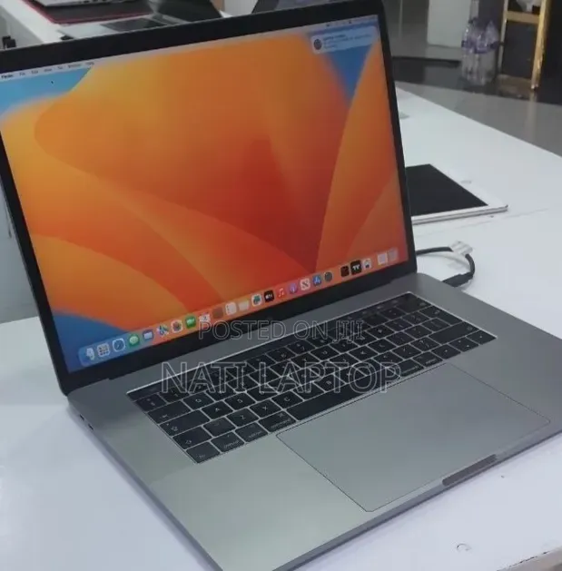 New Laptop Apple MacBook Pro 2017 16GB Intel Core i7 SSD 512GB