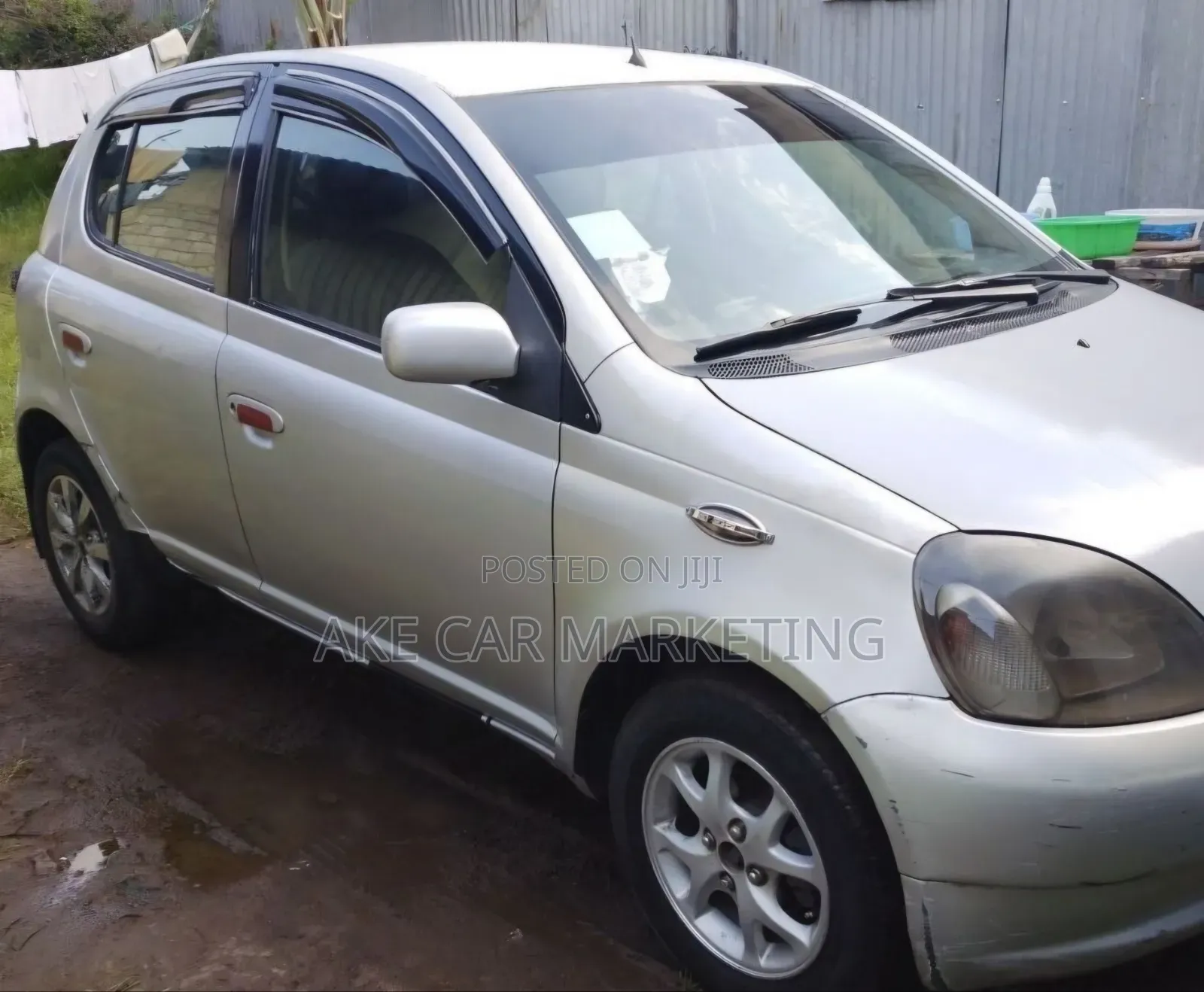Toyota Vitz 2001 Silver