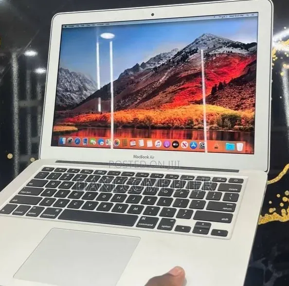 New Laptop Apple MacBook Air 2017 8GB Intel Core i5 SSD 128GB