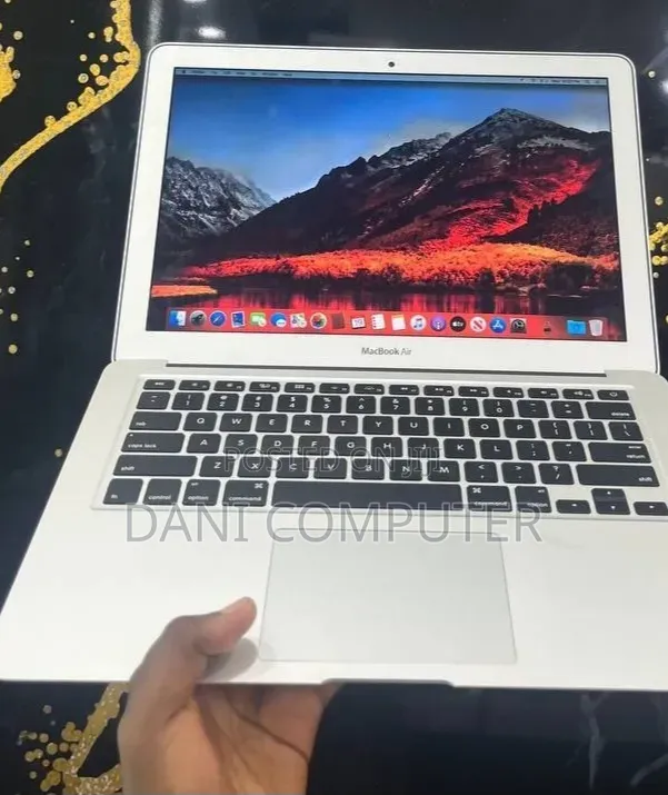 New Laptop Apple MacBook Air 2017 8GB Intel Core i5 SSD 128GB