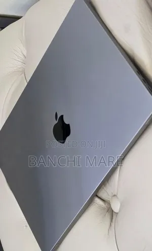 New Laptop Apple MacBook Air 2022 M2 8GB Apple M2 SSD 256GB