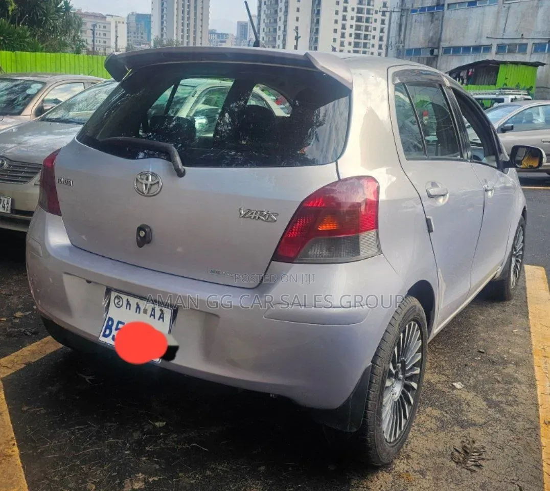 Toyota Yaris 2010 Silver
