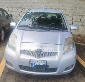 Toyota Yaris 2010 Silver