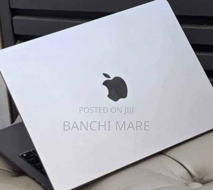 New Laptop Apple MacBook Air 2022 M2 8GB Apple M2 SSD 256GB