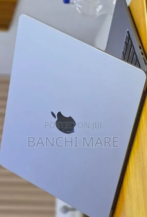 New Laptop Apple MacBook Air 2022 M2 8GB Apple M2 SSD 256GB