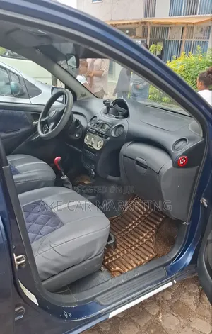 Toyota Vitz 2005 Blue