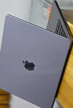 New Laptop Apple MacBook Pro 2021 M1 32GB Apple M1 SSD 512GB