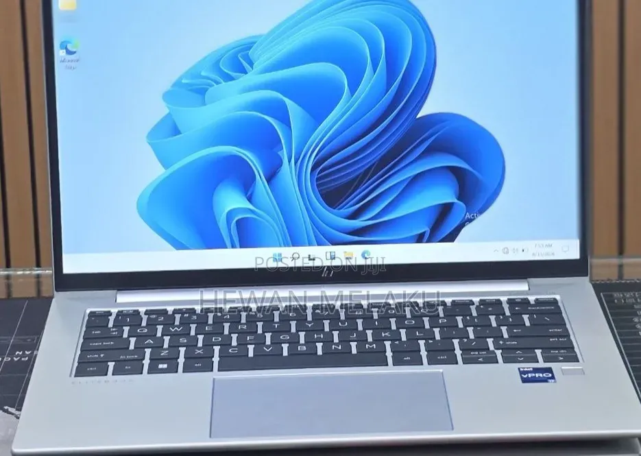 New Laptop HP EliteBook 840 G10 16GB Intel Core i7 SSD 512GB