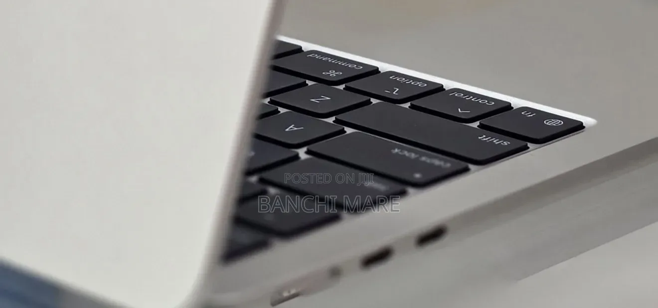 New Laptop Apple MacBook Air 2025 M4 16GB Apple M4 SSD 256GB