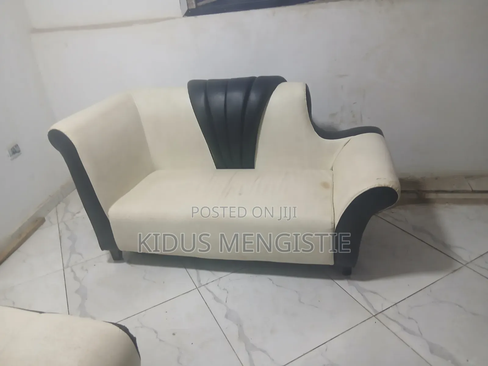 Sofa Le Tsegur Bet Lephoto Bet