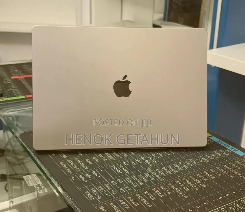 New Laptop Apple MacBook Pro 2019 16GB Apple M1 SSD 512GB