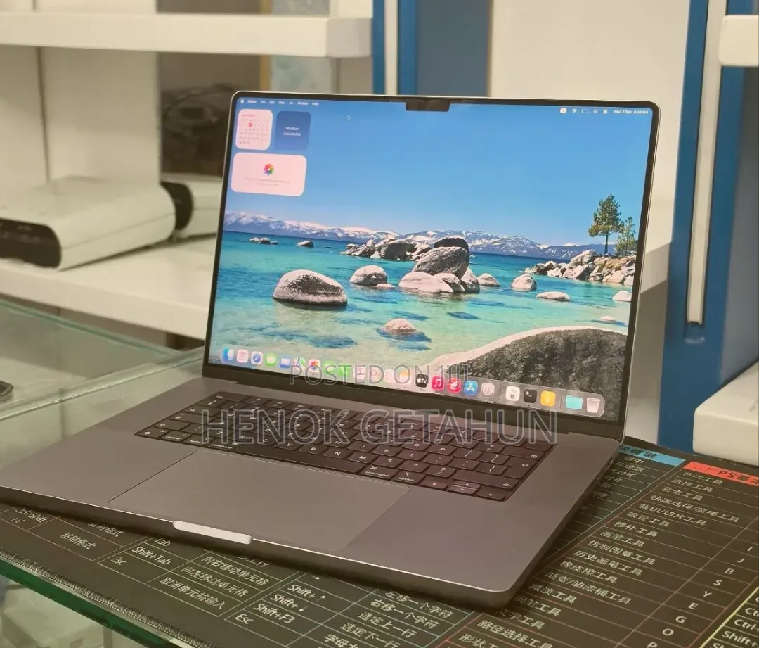 New Laptop Apple MacBook Pro 2019 16GB Apple M1 SSD 512GB