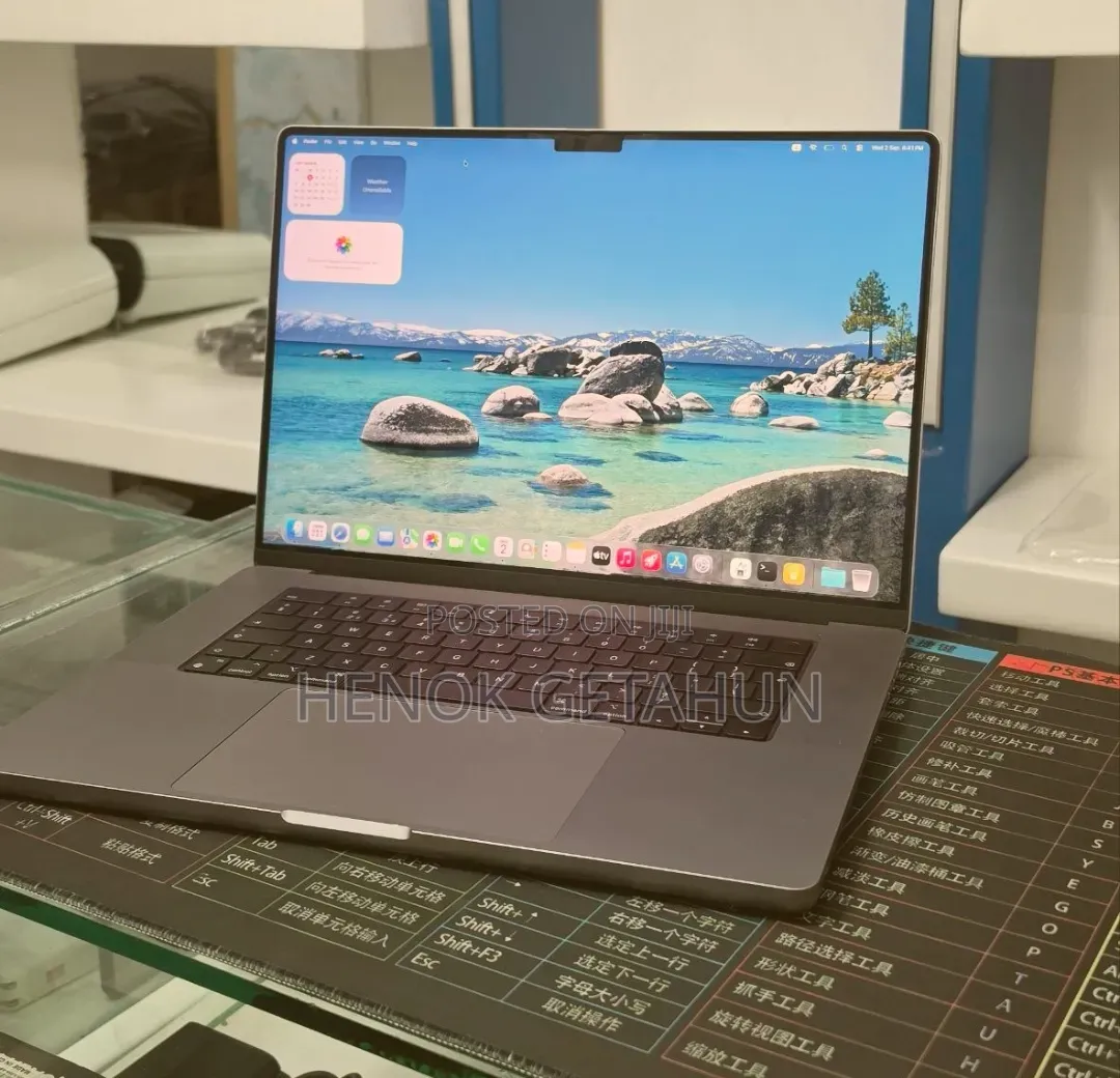 New Laptop Apple MacBook Pro 2019 16GB Apple M1 SSD 512GB
