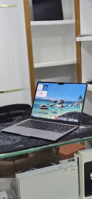 New Laptop Apple MacBook Air 2022 M2 8GB Apple M2 SSD 256GB