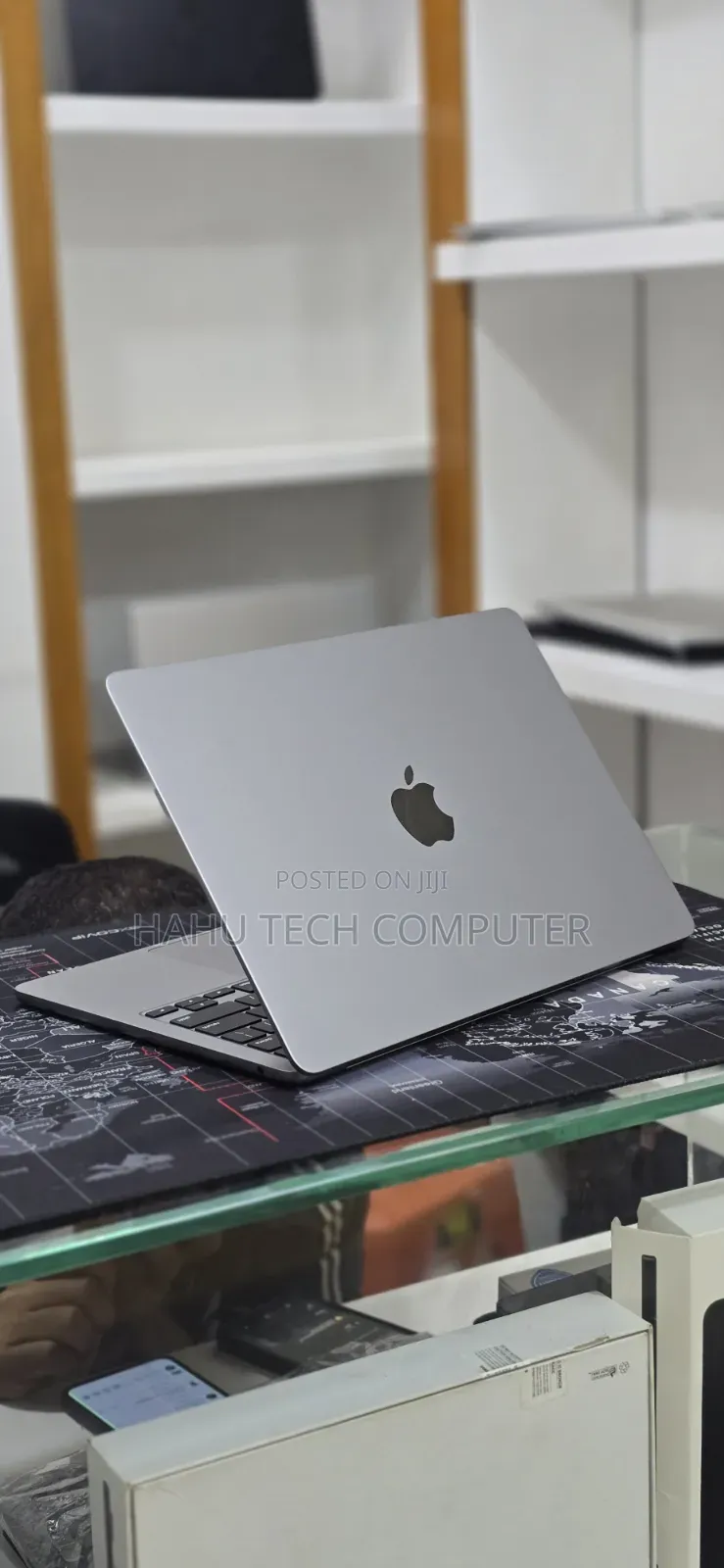 New Laptop Apple MacBook Air 2022 M2 8GB Apple M2 SSD 256GB