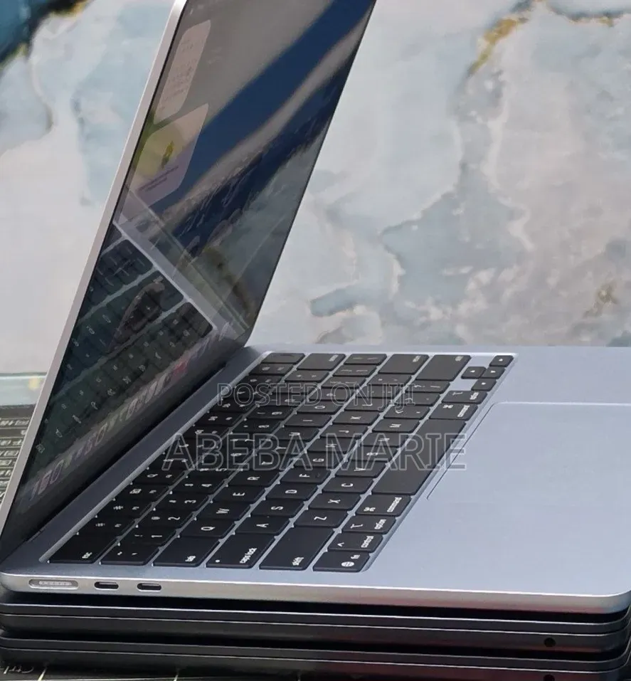 New Laptop Apple MacBook Air 2025 M4 16GB Apple M4 SSD 256GB
