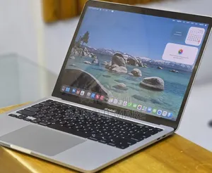 New Laptop Apple MacBook Pro 2020 32GB Intel Core i7 SSD 512GB